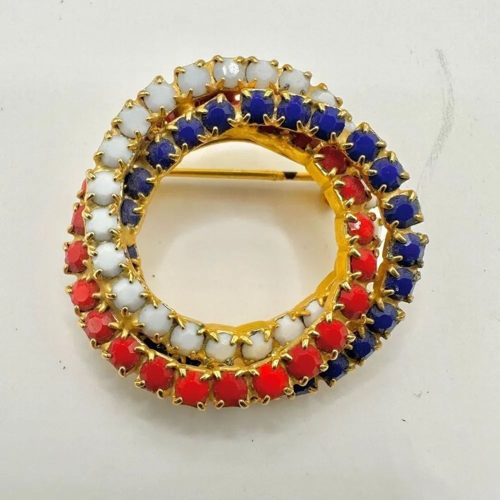 Red white and blue vintage circle brooch